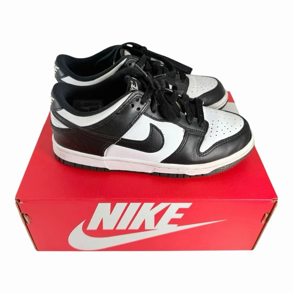 BOYS GRADE SCHOOL NIKE DUNK LOW BIG_WHITE/BLACK-WHITE CW1590-100-SIZE 3.5YW/ Box